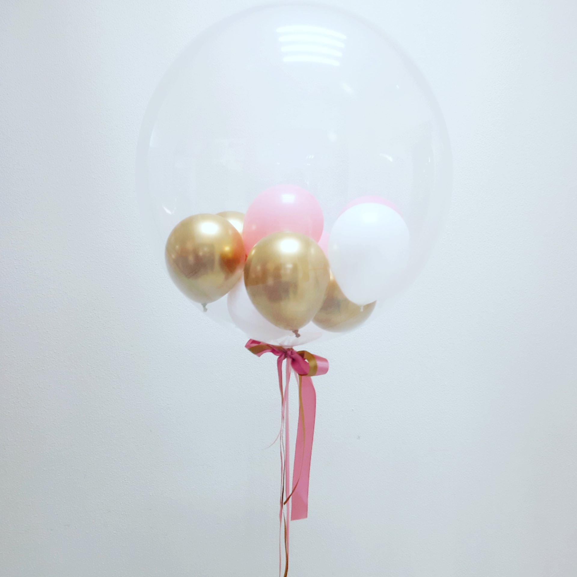 Прозрачный шар с шариками