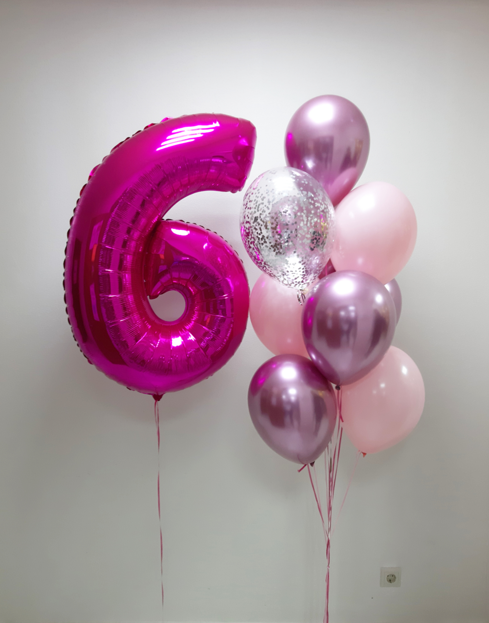 Цифра 6 и букет шаров