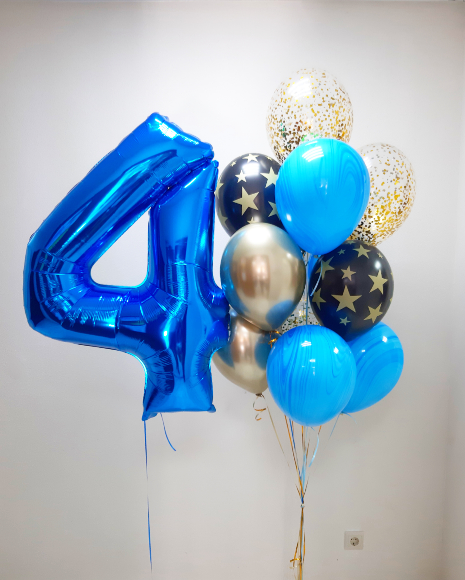 Цифра и 13 шаров