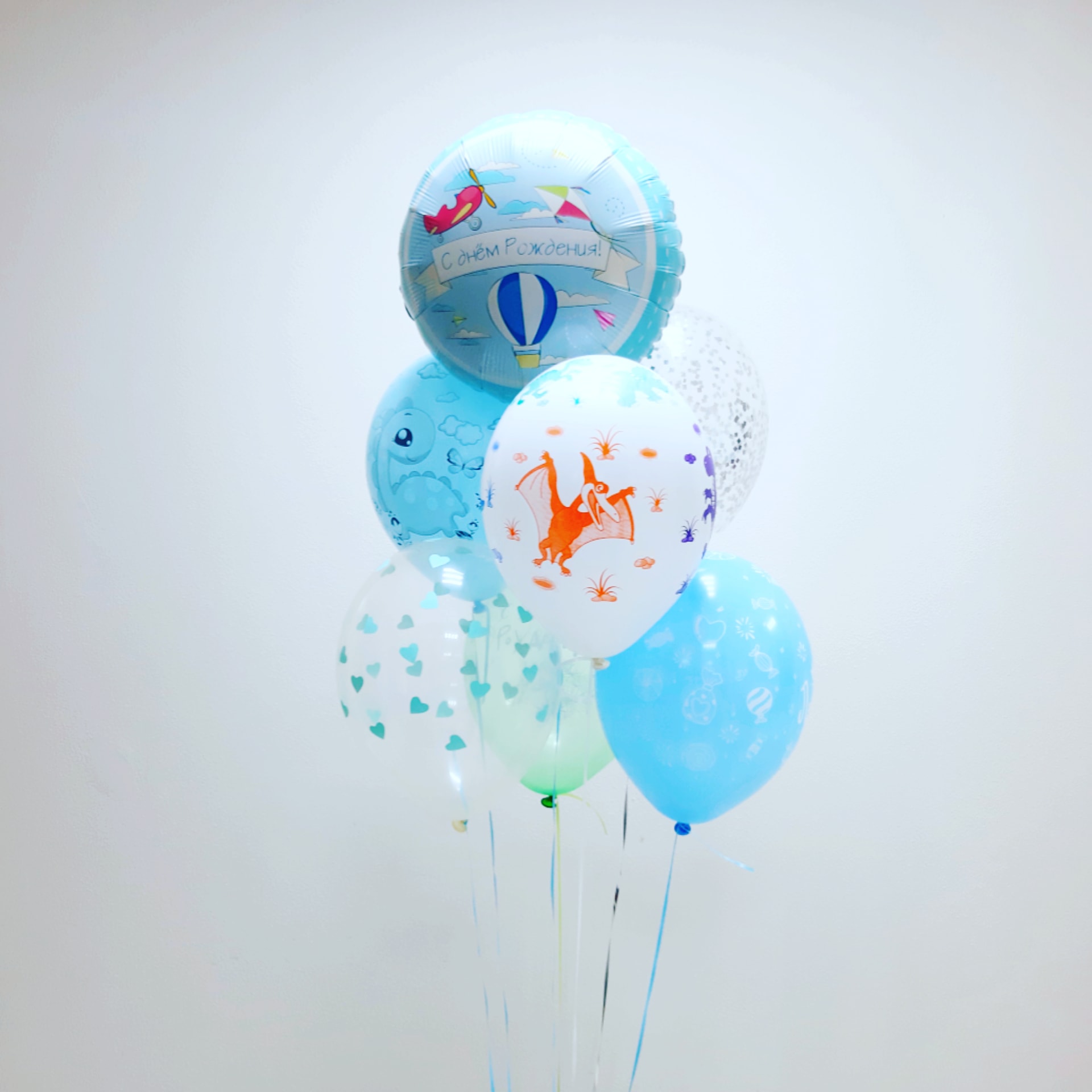Букет шаров с круглым шаров самолеты