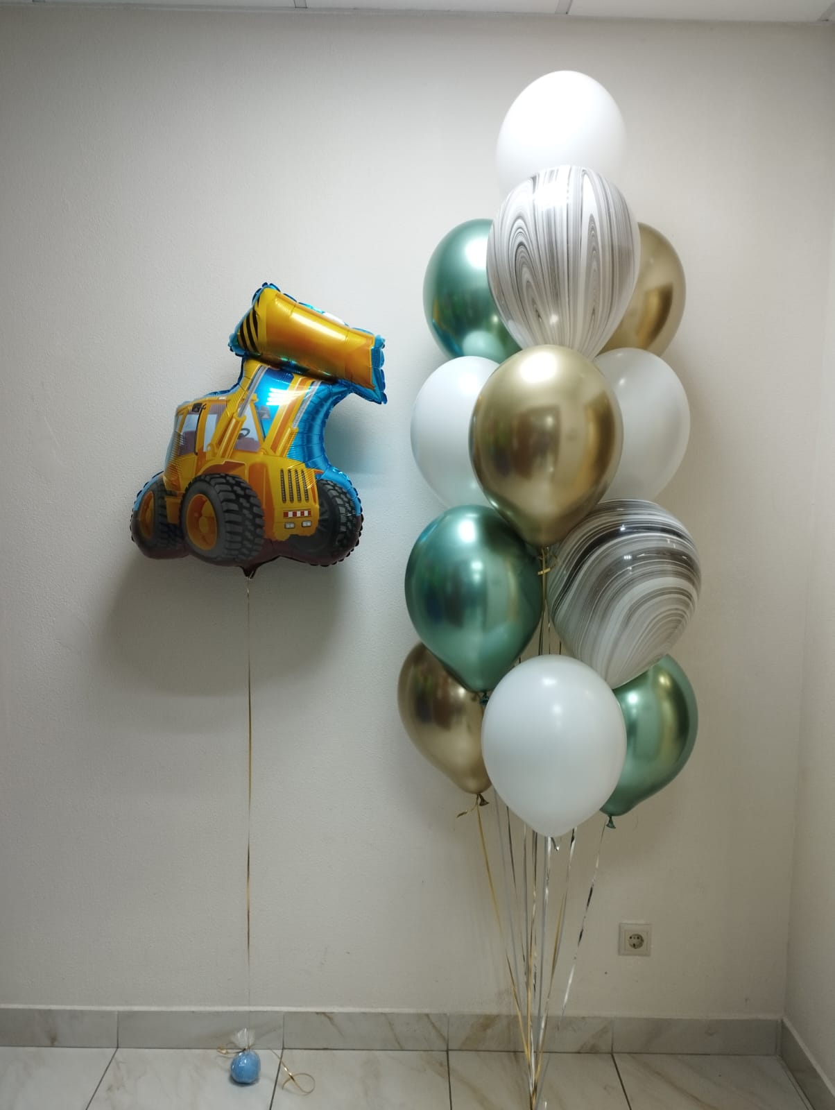 Экскаватор шар и букет хром шаров