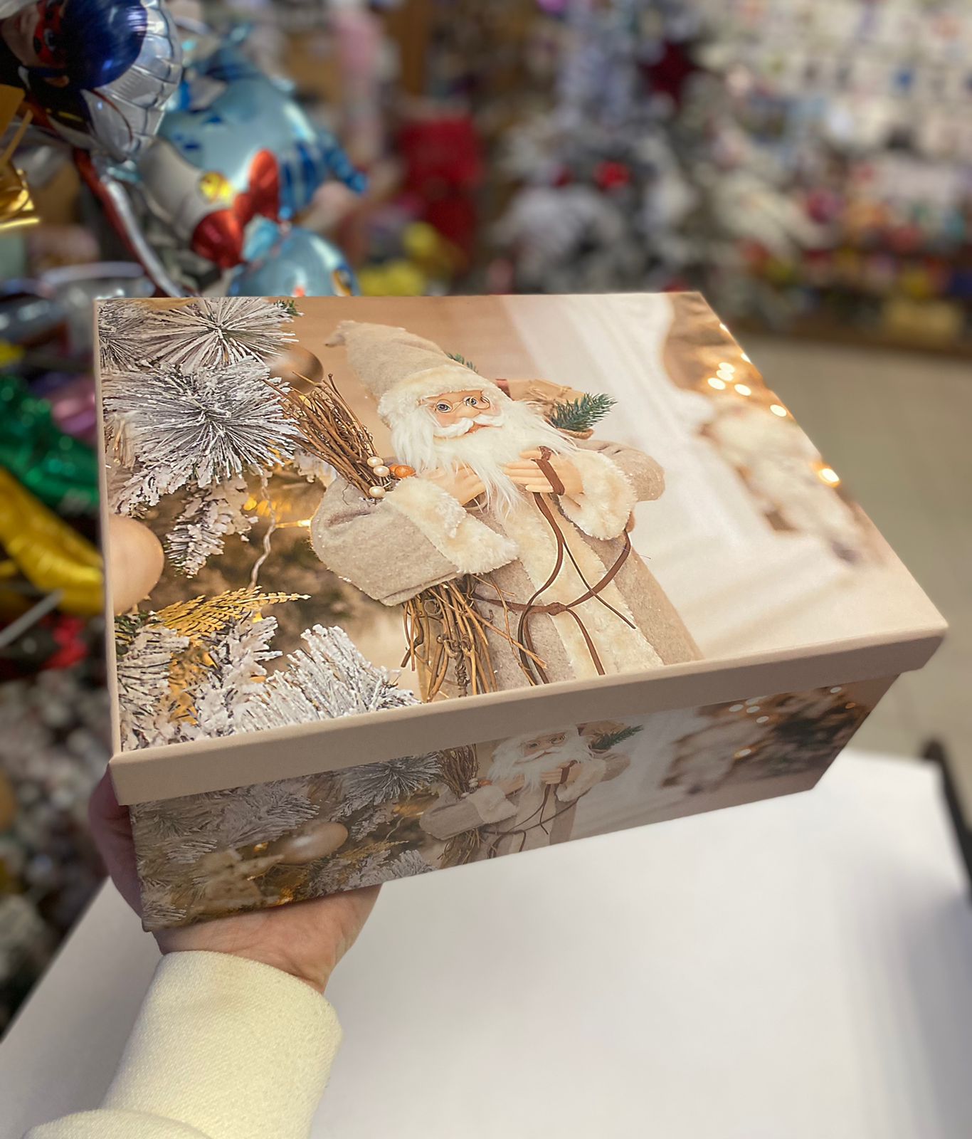 Коробка НГ дед мороз бежевая 5