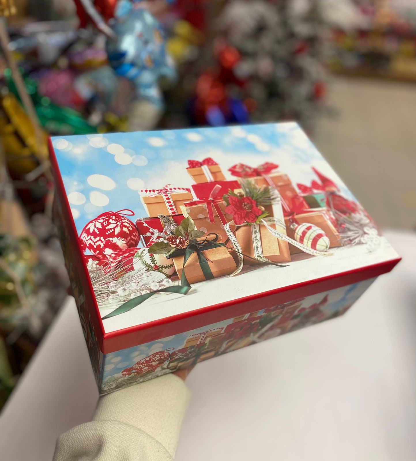 Коробка НГ с подарками 5