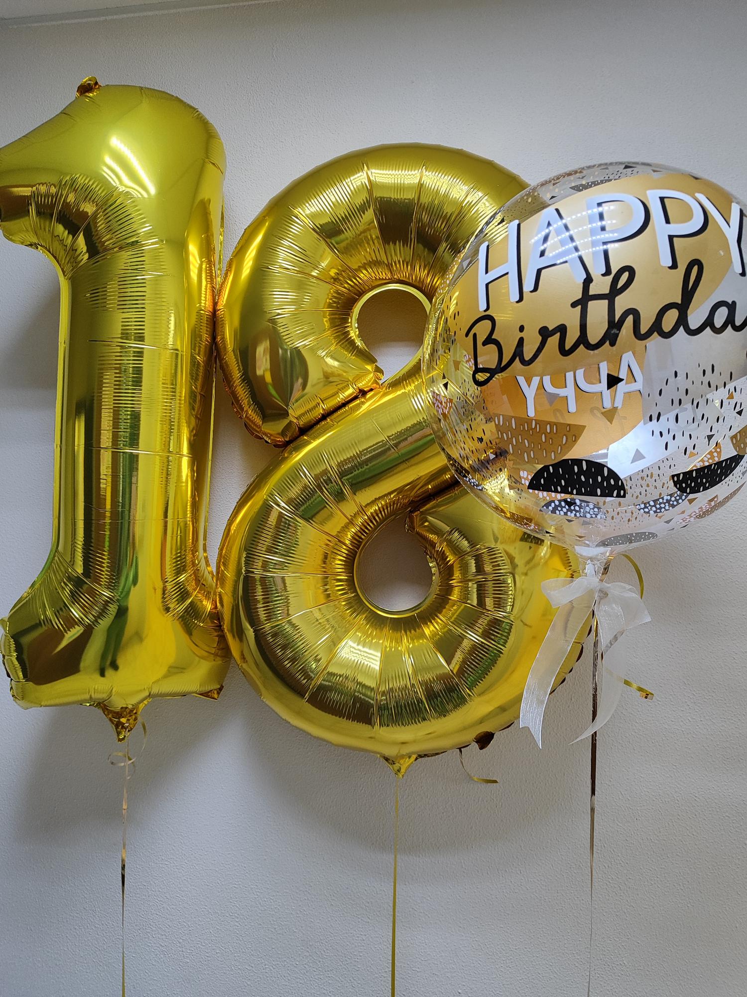 Шары цифры и прозрачный шар