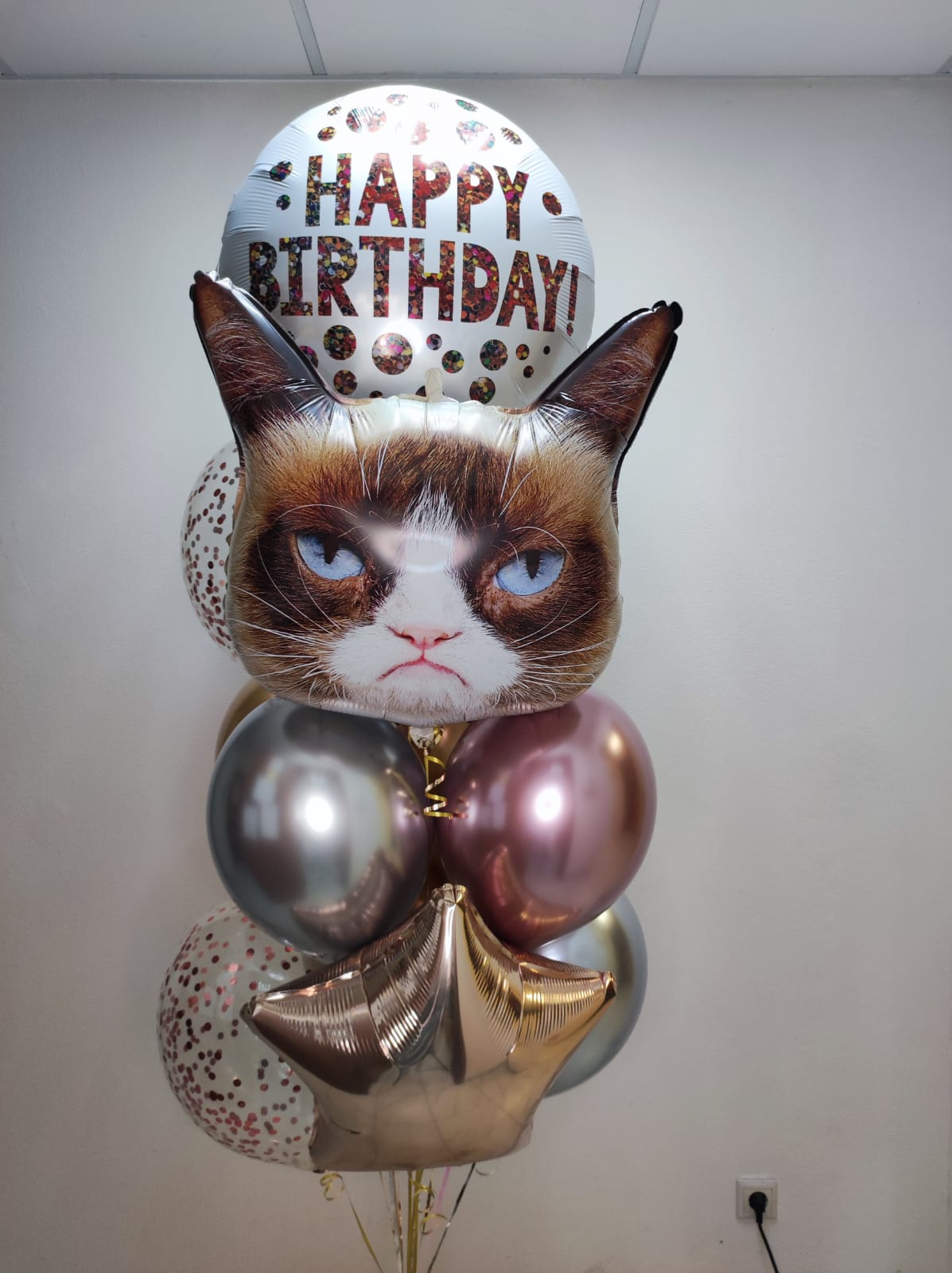 Большой букет шаров с кошкой