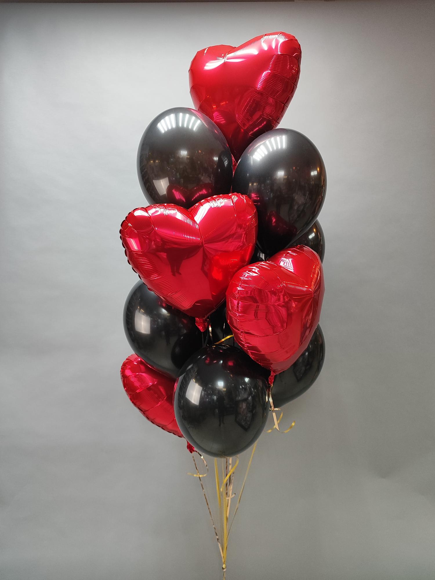 Букет красные сердца с черными шарами