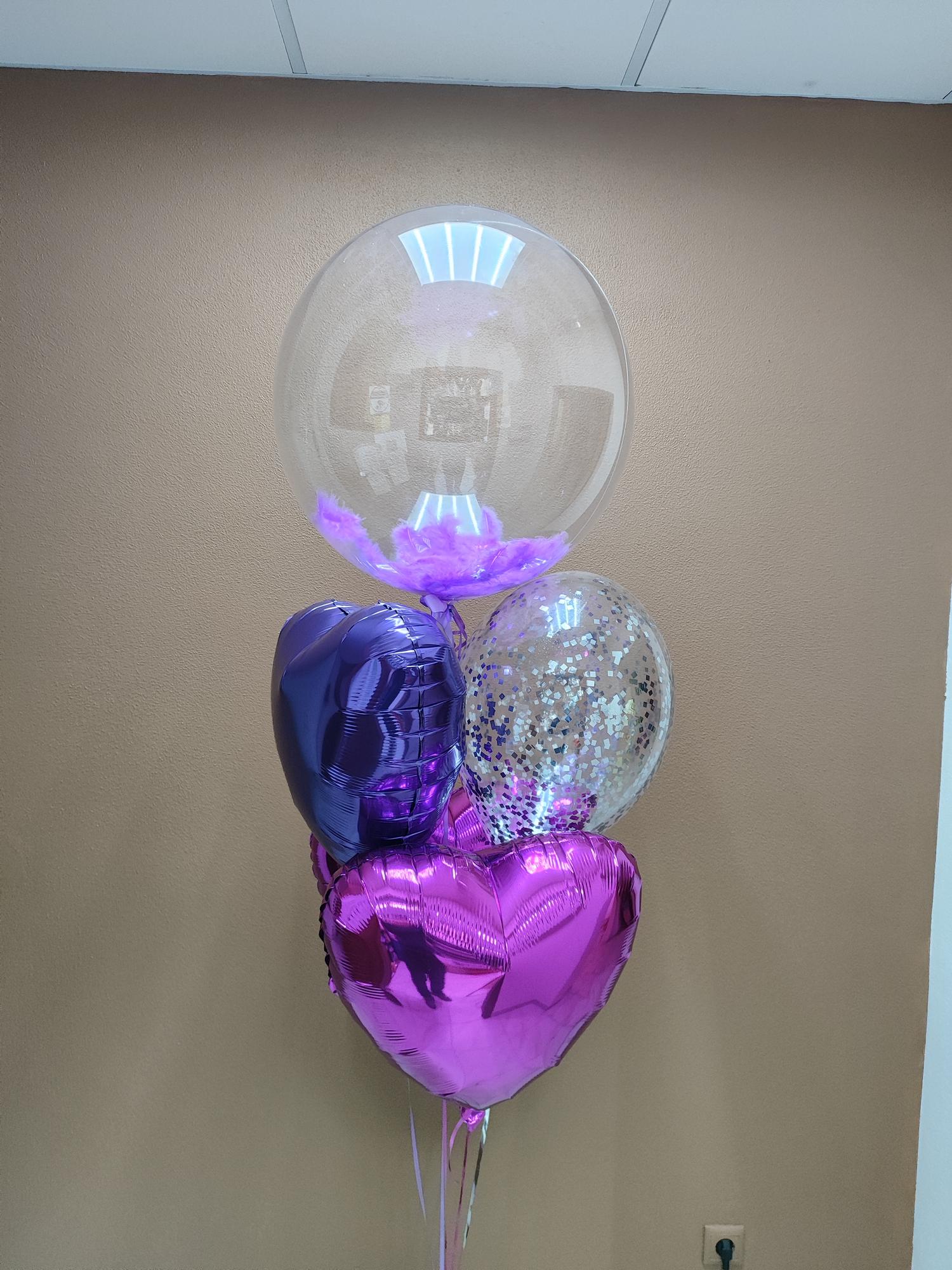 Шар с перышками букетик