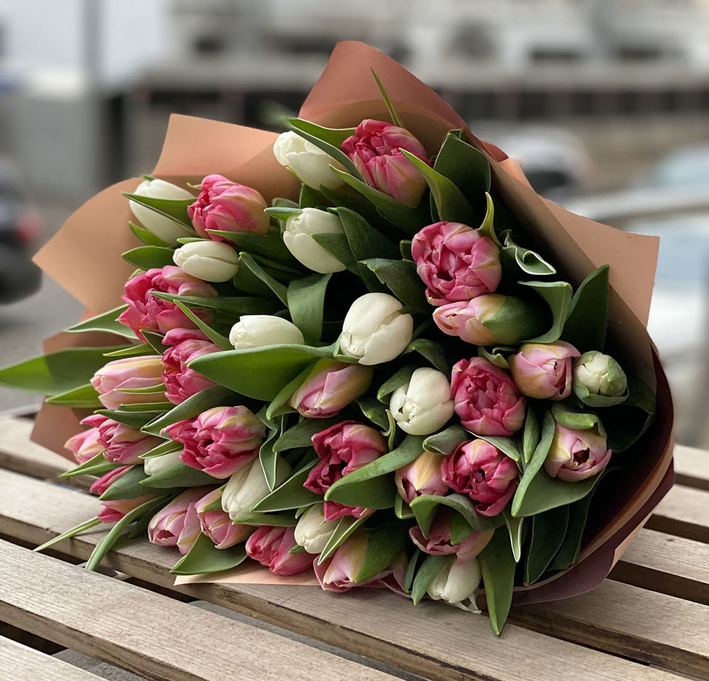 Букет из розовых тюльпанов 45 шт №006