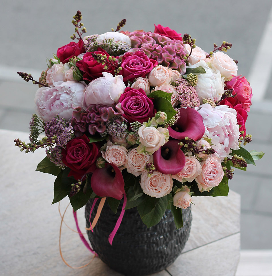 Букет с розовыми каллами №013