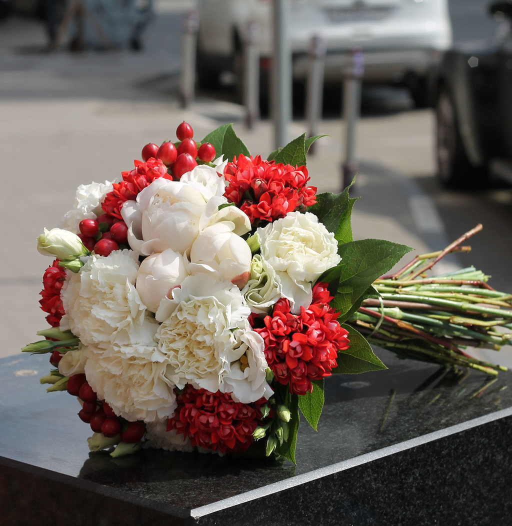 Свадебный букет яркий