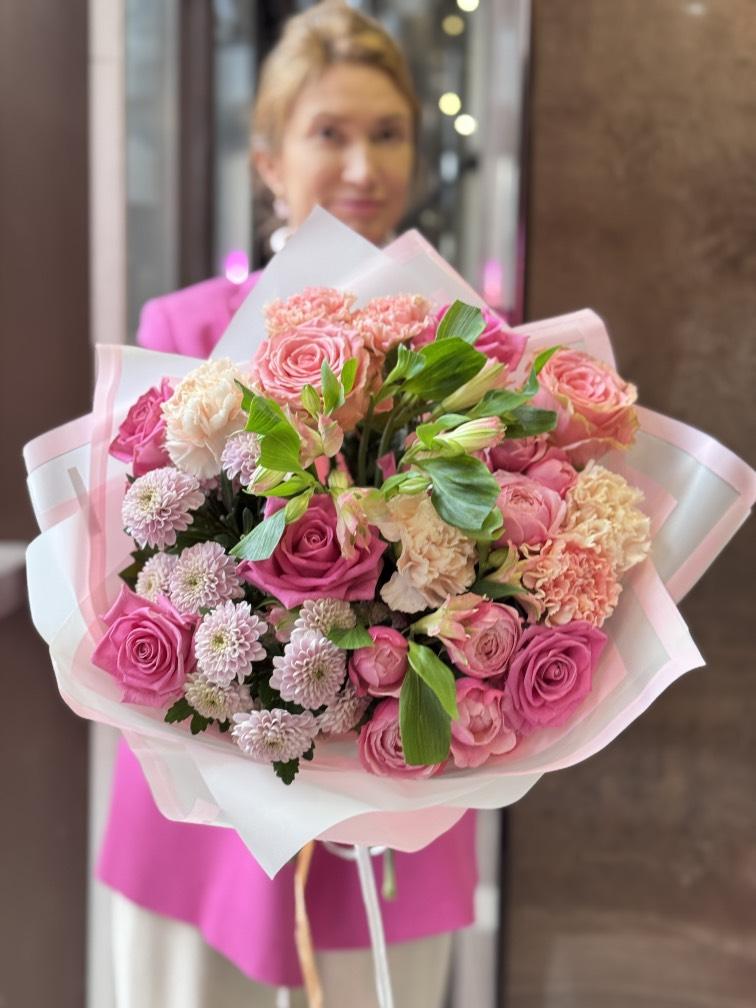 Букет с изысканными цветами №101