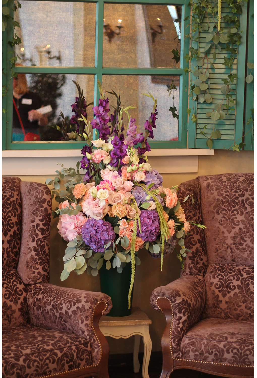 Композиция из живых цветов