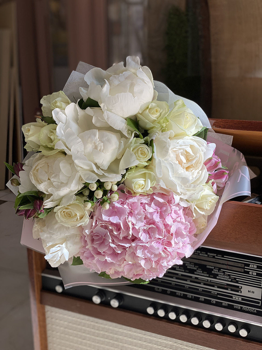 Белые пионы №211