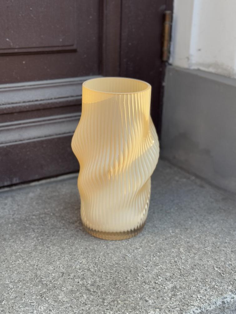 Ваза стекло сливочная 14=27 см №248