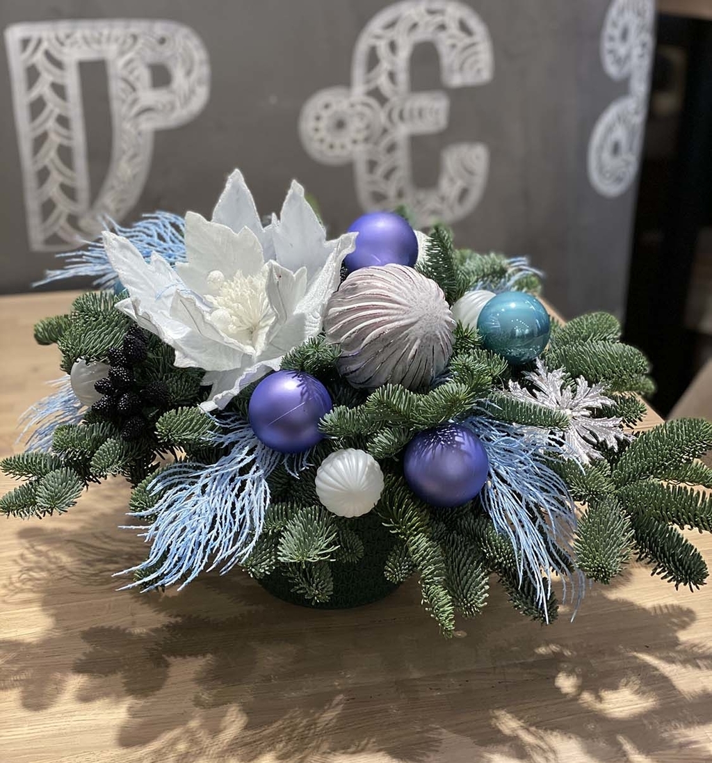 Новогодняя композиция с белой пуансетией (Арт.308)