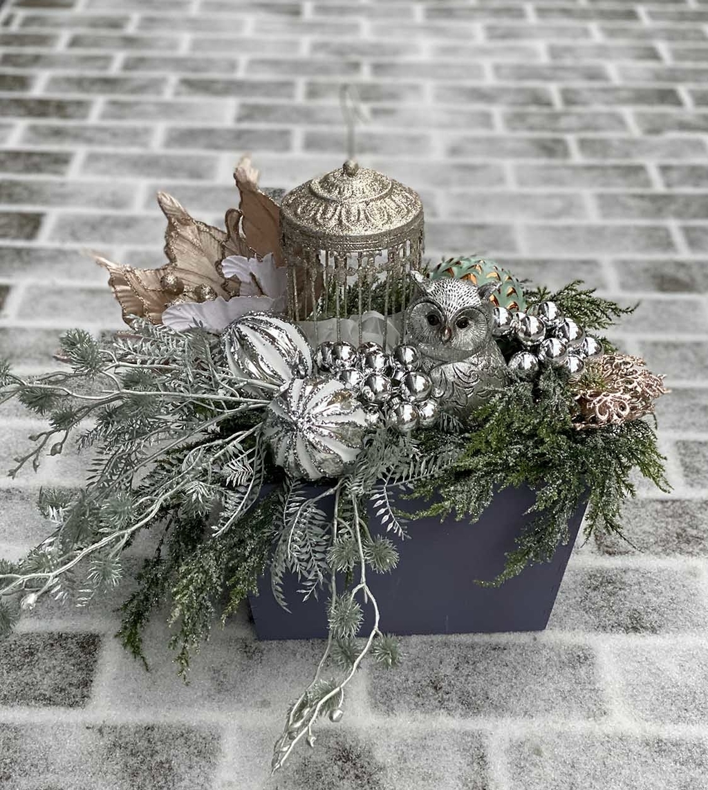 Новогодняя композиция с серебряными ветками и свечой (Арт.323)