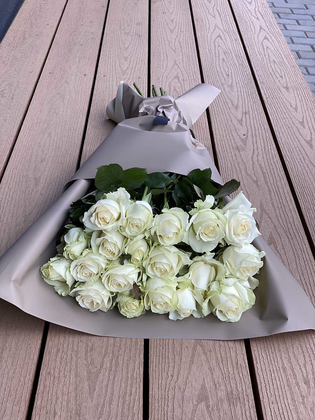 Белые розы 20 шт