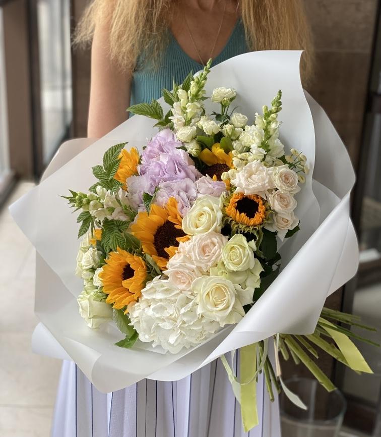 Белая Гортензия с подсолнухами №336