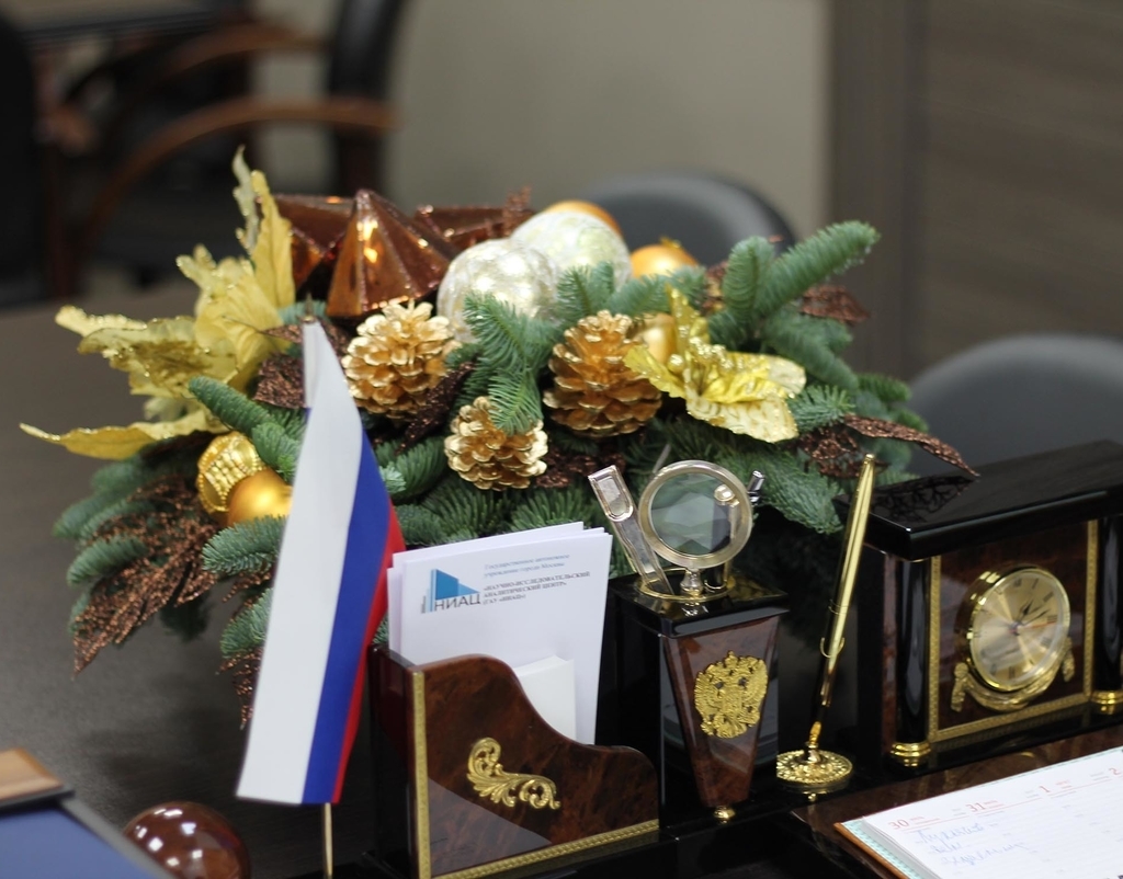 новогодняя композиция на стол руководителя №364