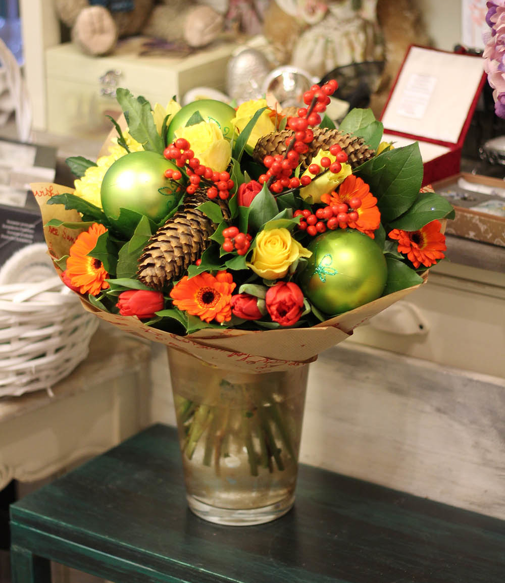 Новогодний букет с тюльпанами