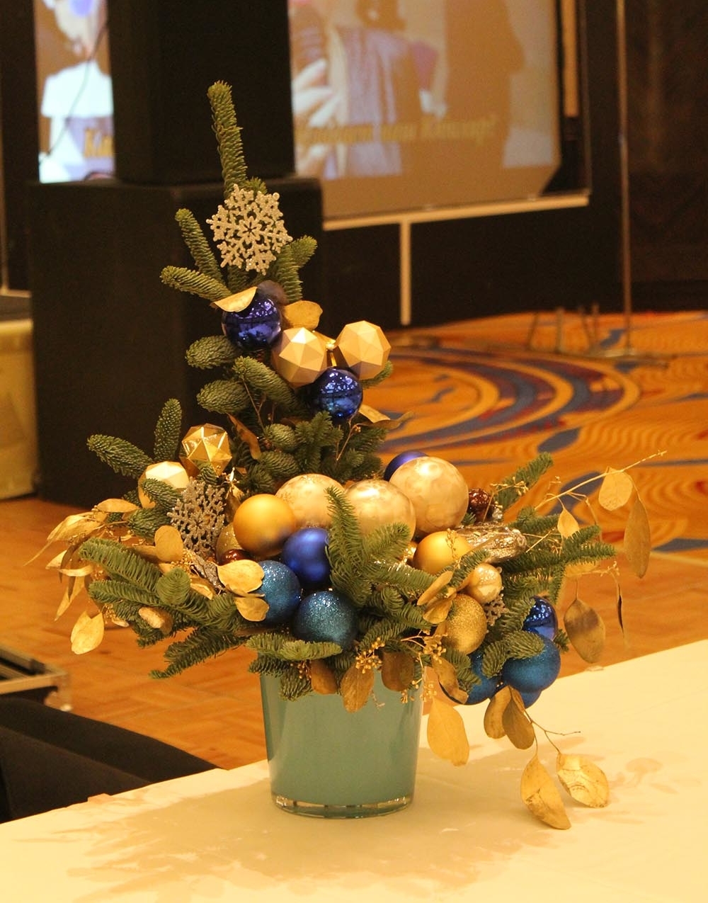 Новогодняя композиция на стол