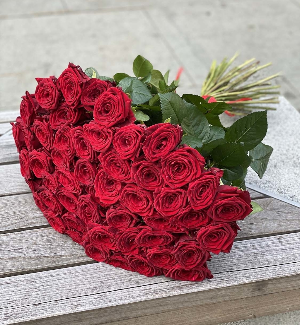 Роза ред наоми 51 шт №416