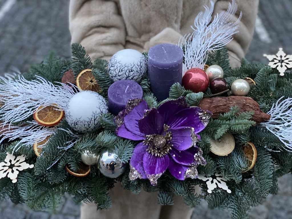 Фиолетовая пуансетия №475