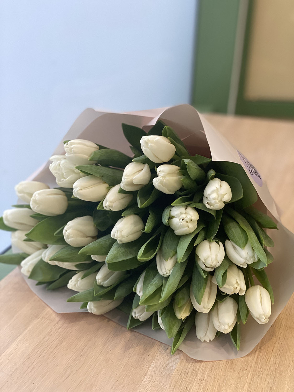 Белые тюльпаны 49 шт №548