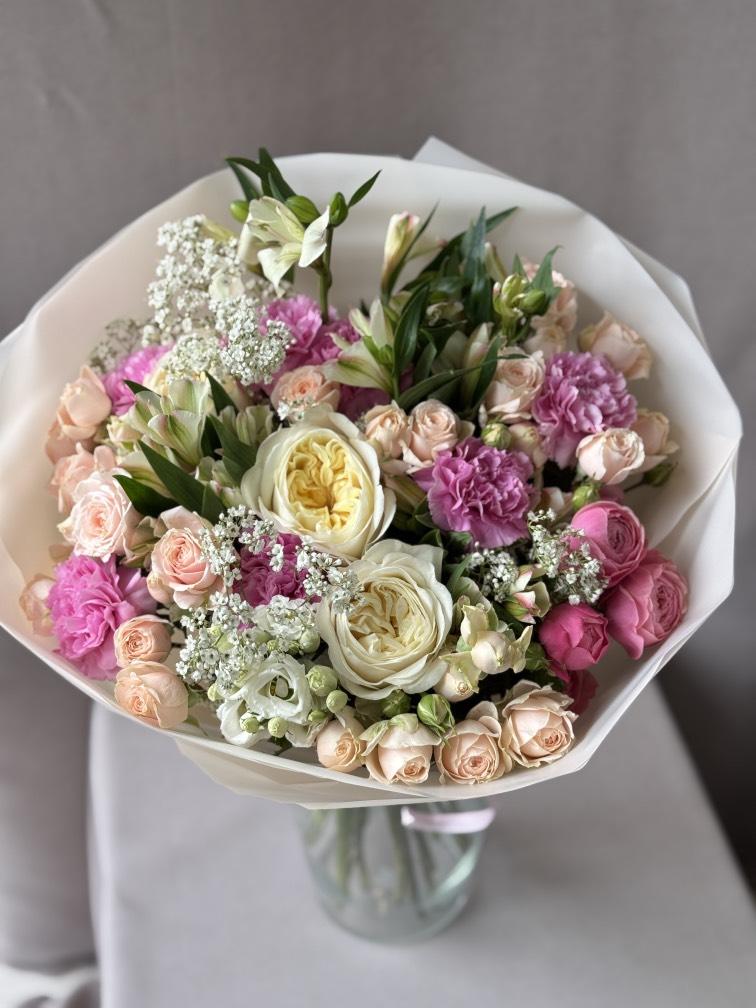 Нежная греза с пионовидными цветами №605