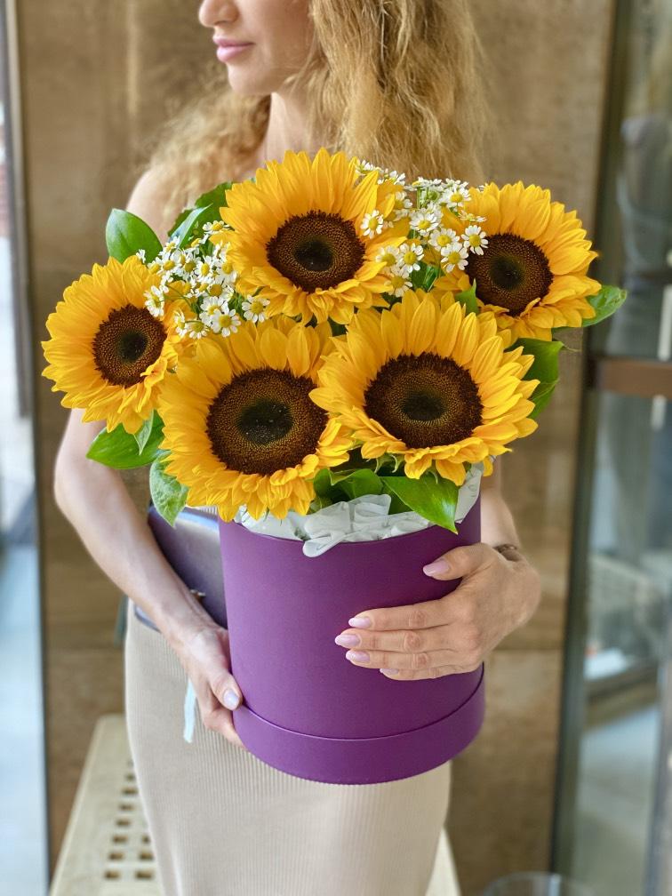 Подсолнухи в шляпной коробке №624