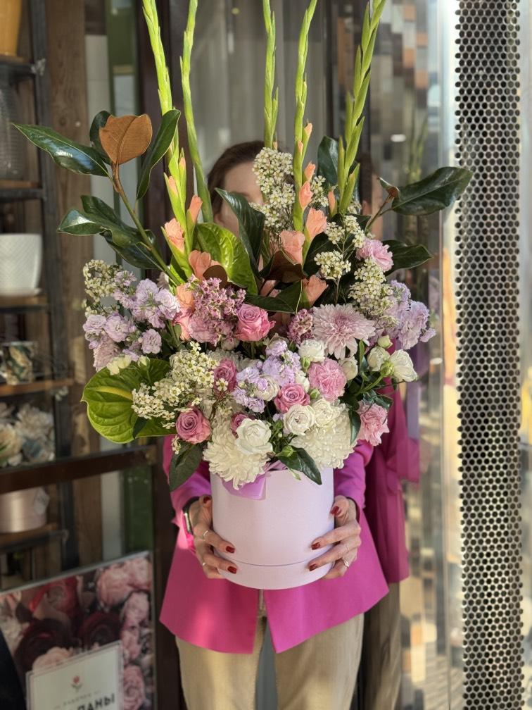 Коробка с красивыми цветами №627