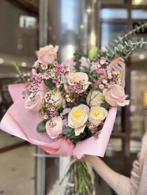 Букет Виолетта с пионовидными розами № 642