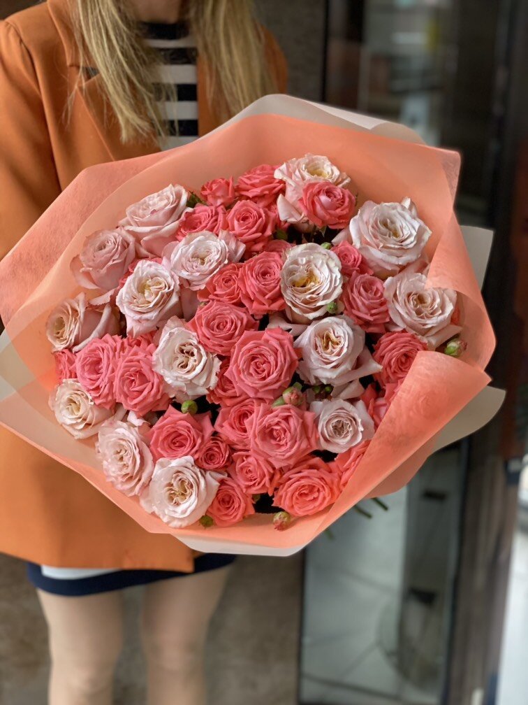 Пионовидная роза с кустовой №676