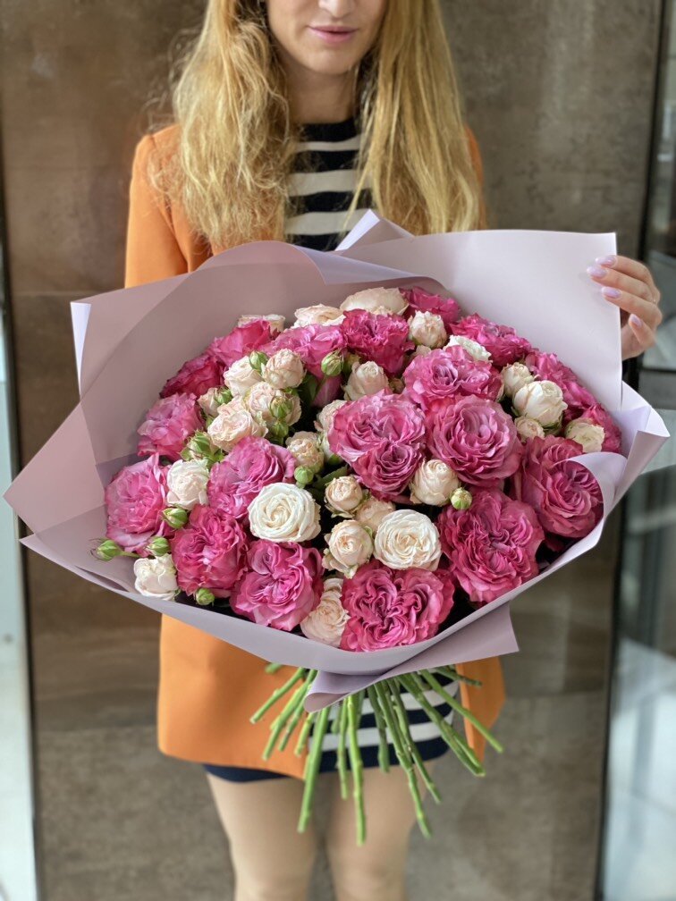 Розовые Пионовидные розы №679