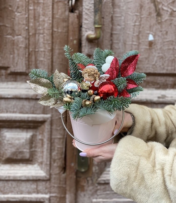 Ведерко с красным Ангелом №696