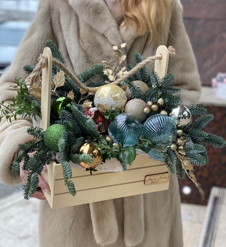 Нежные зеленые оттенки №727