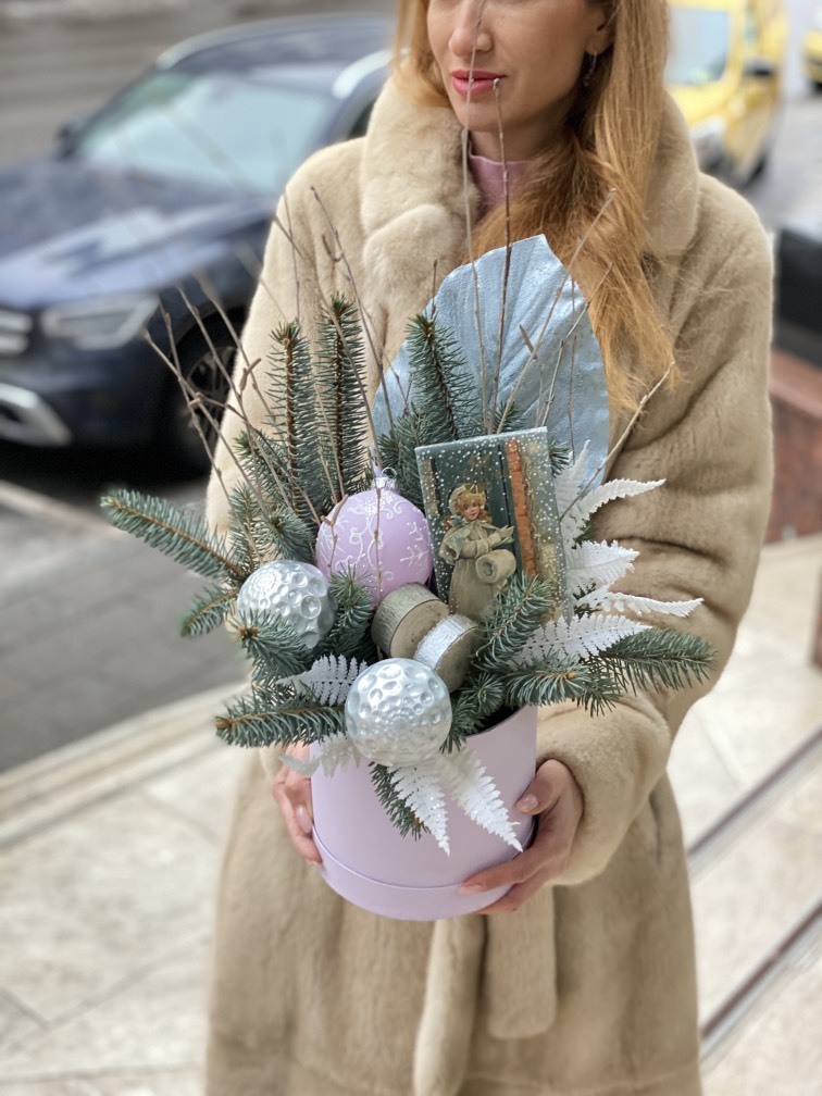 Подарок с чаем и розовым шаром №731