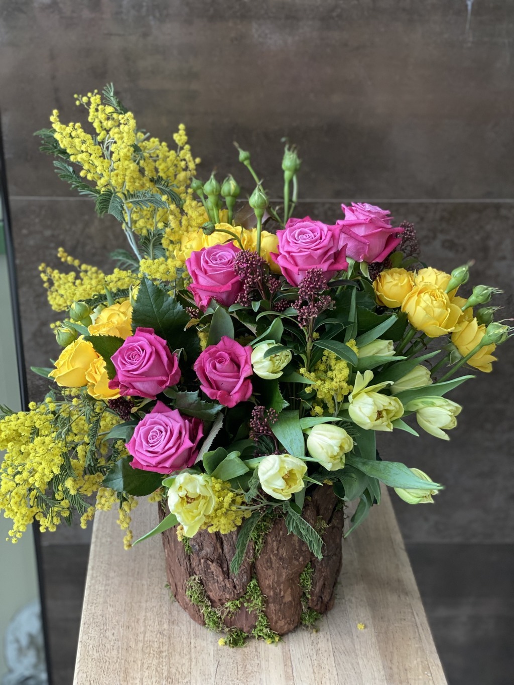 Авторские цветы в коре №736