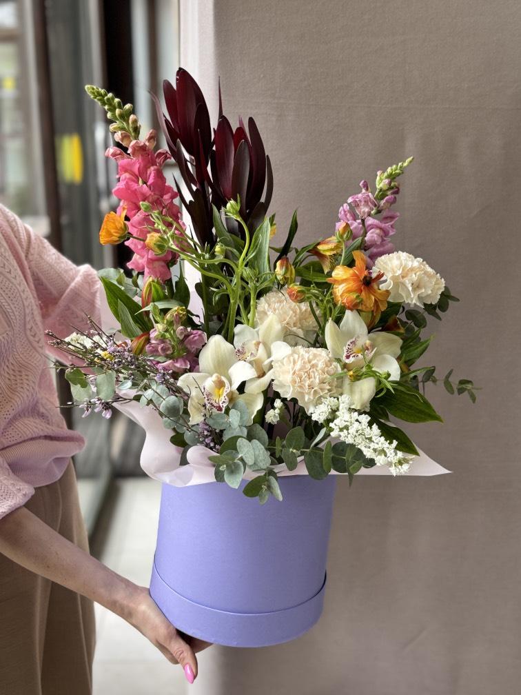 Весенние цветы в коробке №809