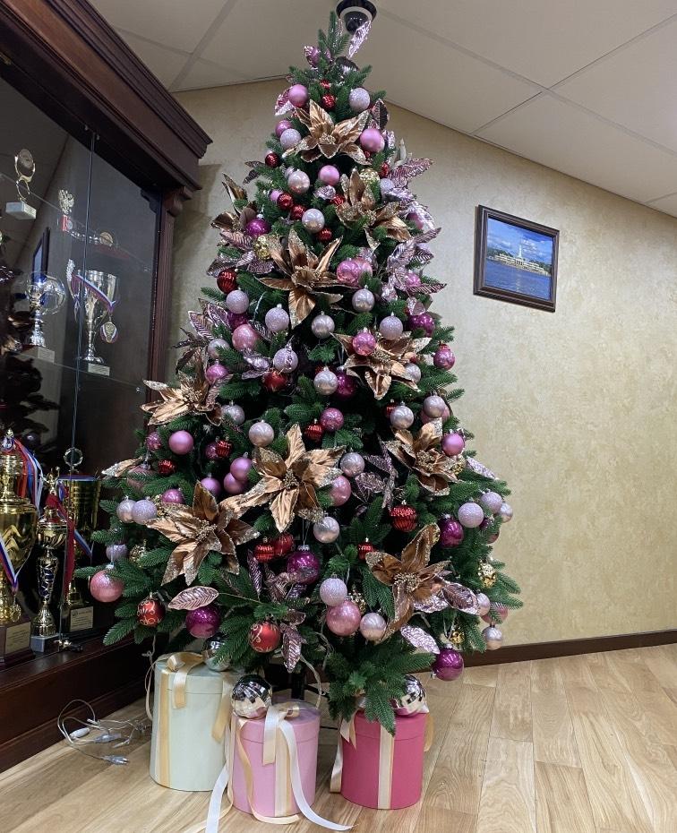 Елка в малиново-розовом №921