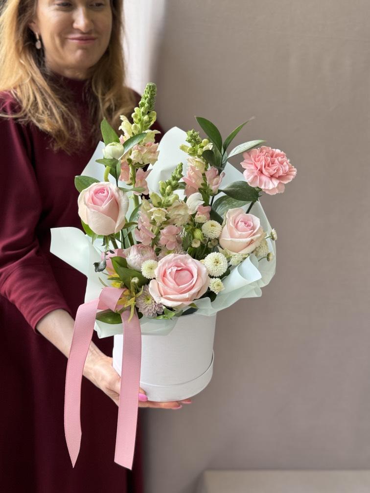 Цветы нежные в коробке №948