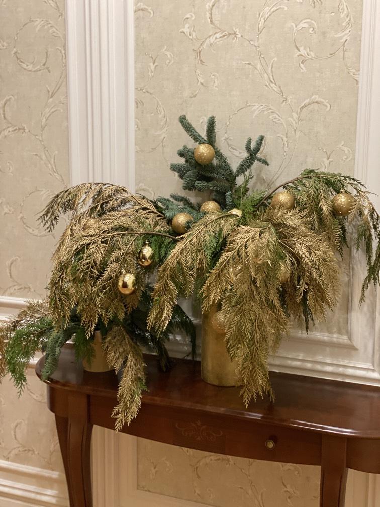 Композиция в приемную в вазе с туей №963