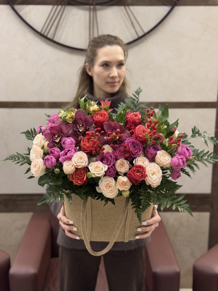 Корзина малоново-кремовых тонах №1176