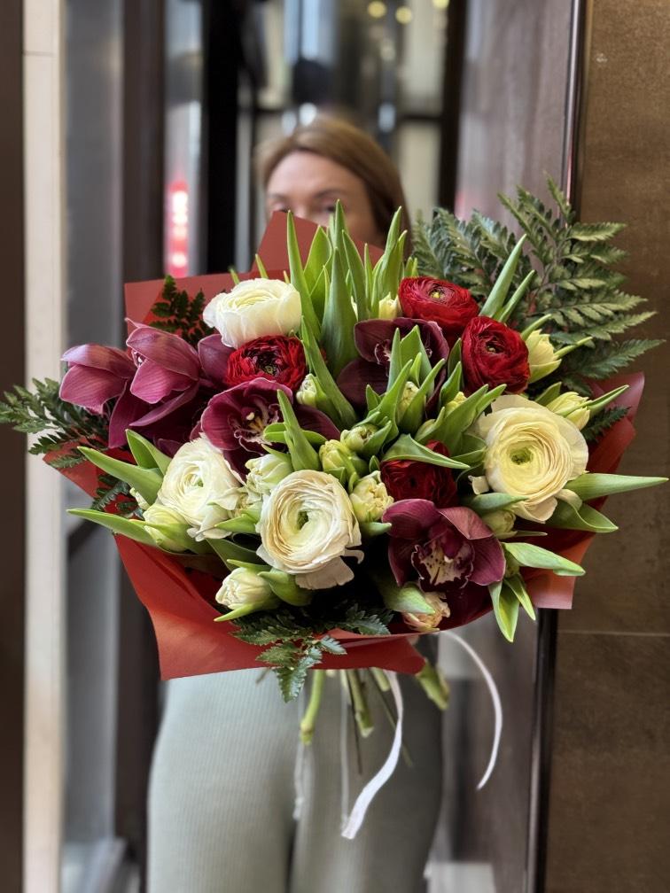 Ранункулюсы с тюльпанами №1179