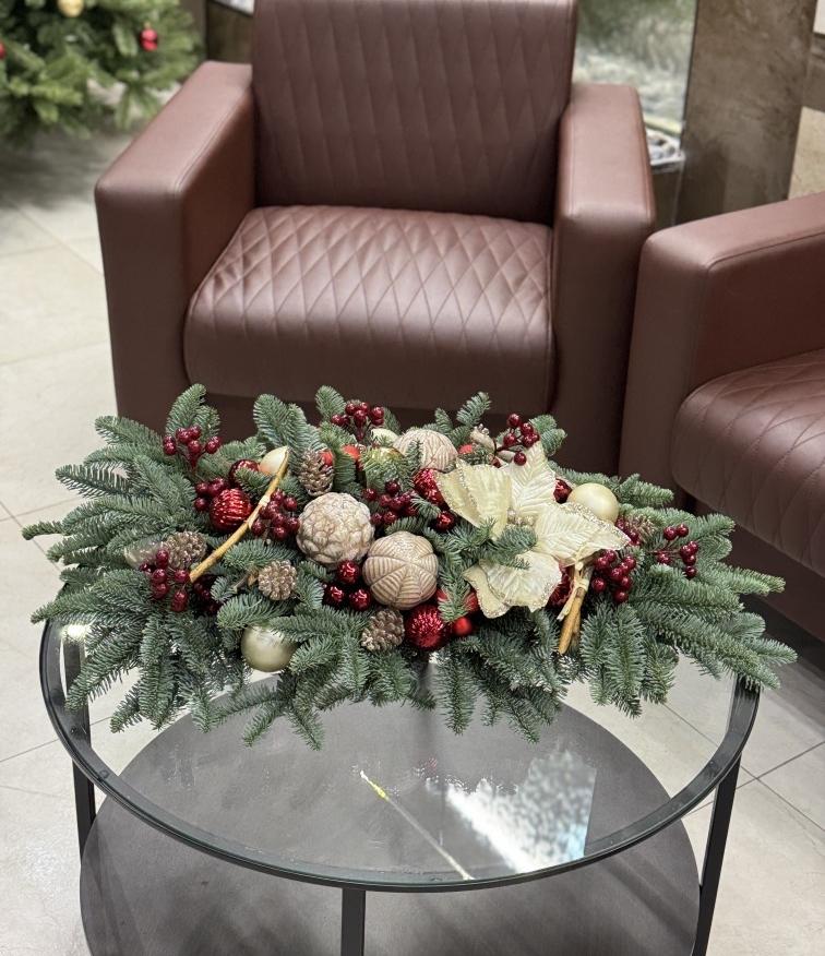 НГ композиция с красными ягодами 60*30 см №1246