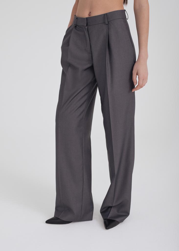 Pleated low waist trousers