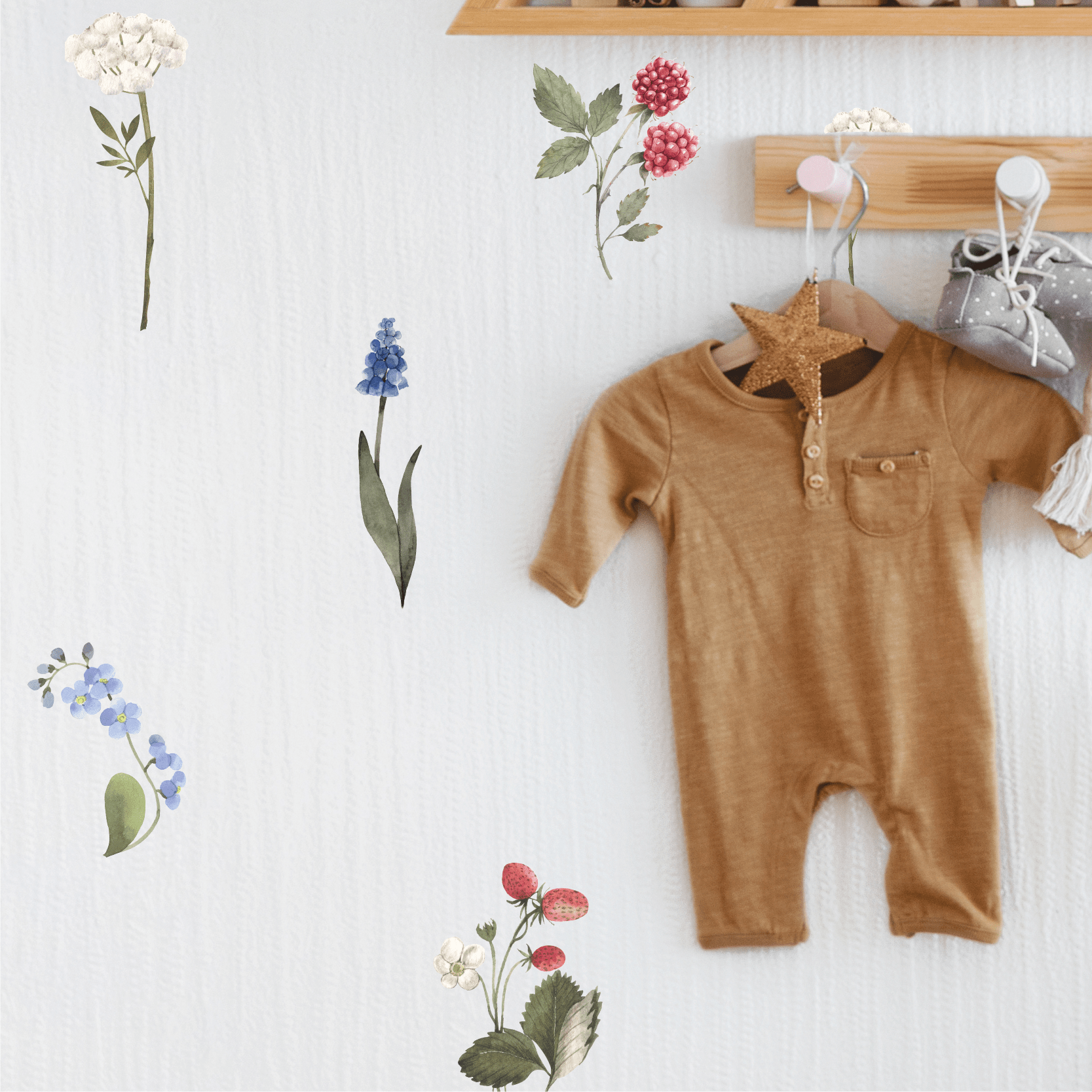 Наклейки на стену "ЯГОДКИ-ЦВЕТОЧКИ-серия Волшебный лес"