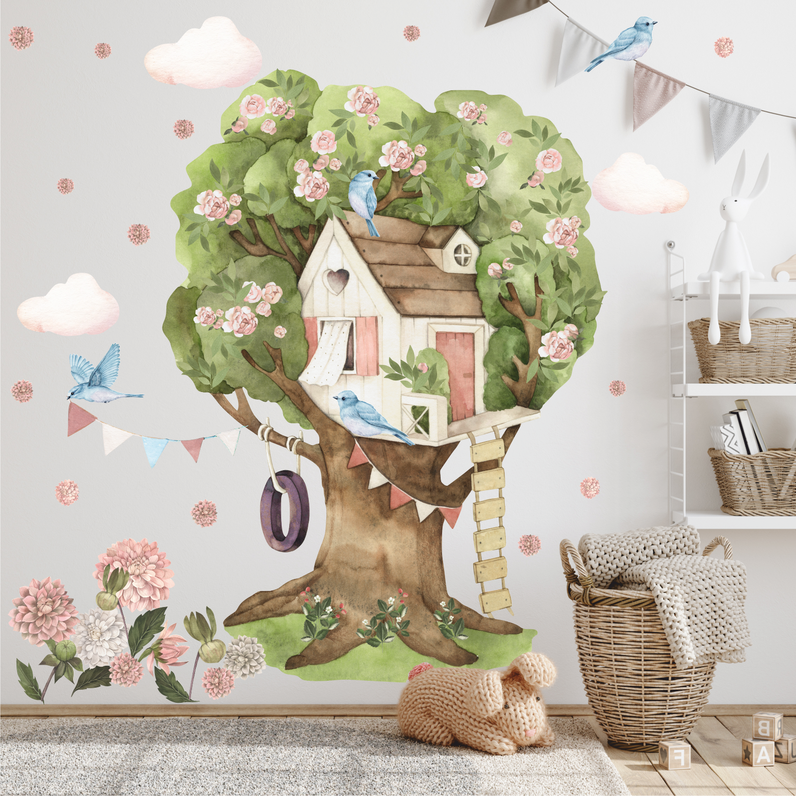 Наклейки на стену "ДОМ НА ДЕРЕВЕ" С ЦВЕТАМИ