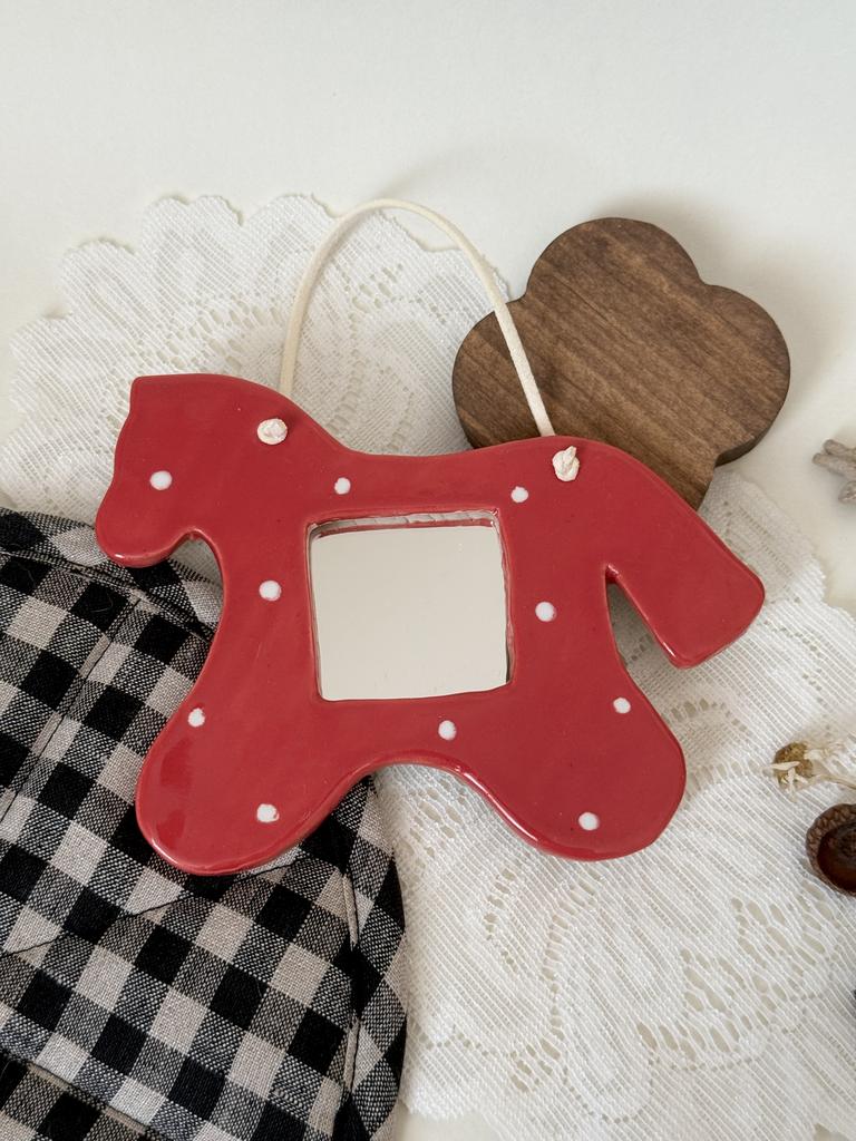 зеркальце лошадка красная раз