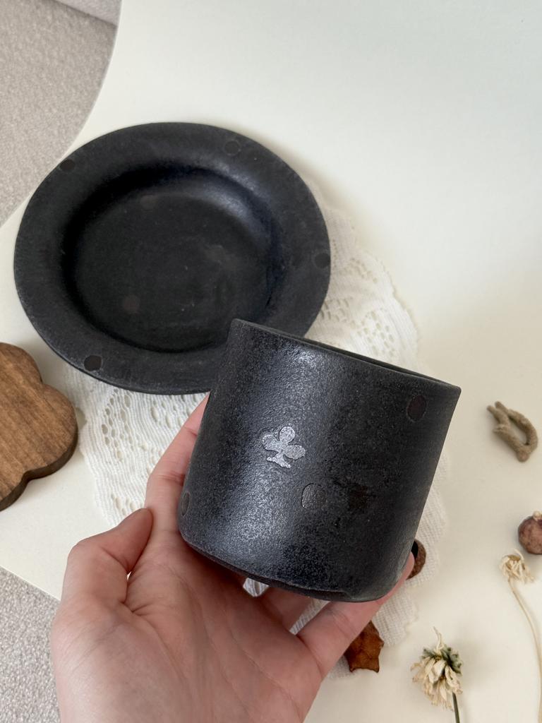 стаканчик с блюдцем черная в горошек и трефой 190мл